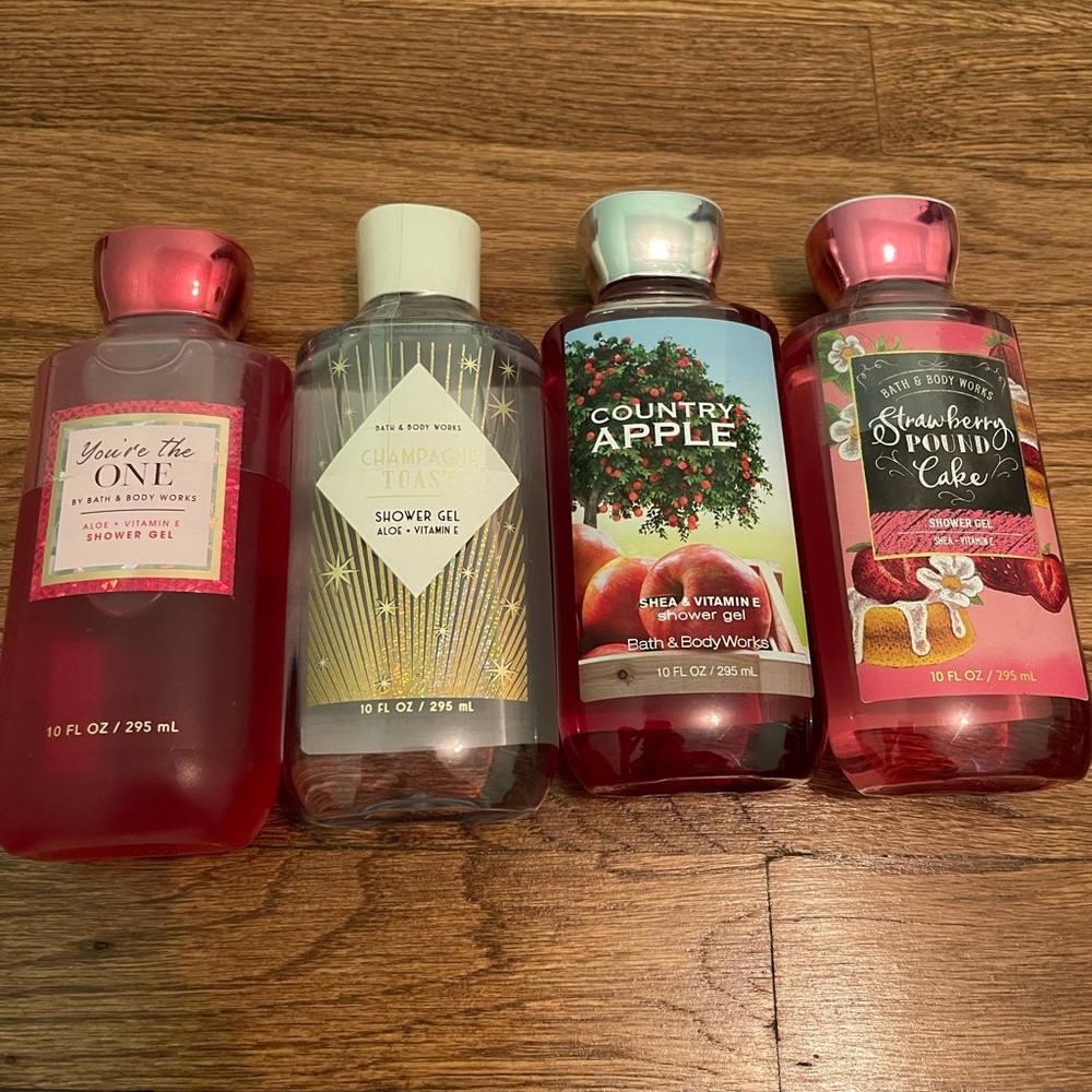 Bath & body works set of 4 shower gel